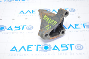 Кронштейн правой подушки двигателя Toyota Sienna 11-16 3.5