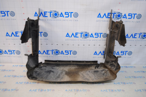 Grila radiatorului de jos Cadillac ATS 13-14 2.5 se desprinde.