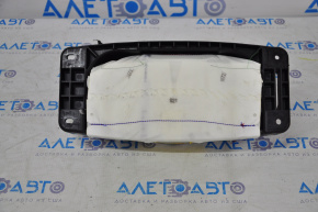 Airbag-ul pasagerului din bordul Mercedes CLA 14-19.