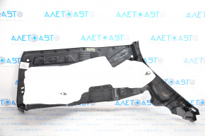 Capacul arcului drept Subaru Forester 19- SK, uzat.