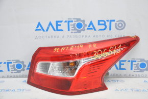 Lampa exterioară aripă dreapta Nissan Sentra 16-19 restilizată, geam spart.