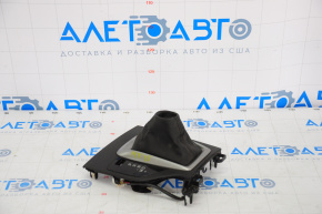 Capacul schimbatorului de viteze Mazda 3 14-18 BM negru cu insertie gri, uzata.