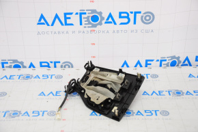 Capacul schimbatorului de viteze Mazda 3 14-18 BM negru cu insertie gri, uzata.