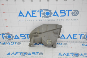 Поворотник правый Toyota Prius V 12-14 дорест