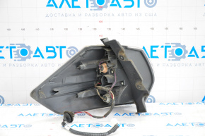 Lampa exterioară aripă dreapta Nissan Rogue 14-16 ruptă