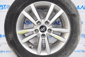 Roată de 16 inch pentru Hyundai Sonata 15-17 cu o ușoară bordură.