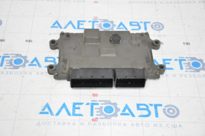 Blocul ECU al motorului Subaru Impreza 17-GK cu transmisie automată.