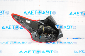 Lampa dreapta Ford Focus mk3 15-18 restilizat 5 uși halogen