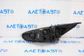 Farul dreapta față goală Ford Focus mk3 15-18 restilizat halogen, cu aspect luminos, cu păianjen