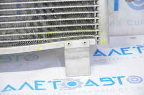 Radiatorul condensatorului de aer condiționat Infiniti JX35 QX60 13- este zdrobit.