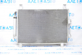 Radiatorul condensatorului de aer condiționat Infiniti JX35 QX60 13- este zdrobit.