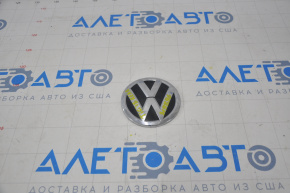 Emblema "VW" spatele VW Tiguan 18- este ruptă, tăiată.