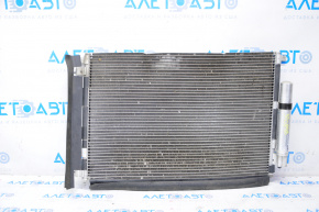 Radiatorul condensatorului de aer condiționat Ford Mustang mk6 15- 5.0 este îndoit.