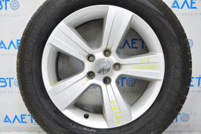 Roata de 17 inch pentru Jeep Compass 11-16 are vopseaua exfoliata.