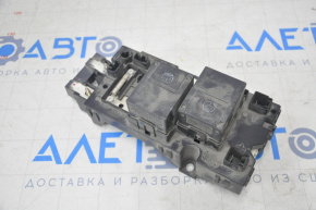 Blocul de relee VVB Toyota Camry v40 hibrid