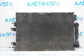 Radiatorul condensatorului de aer condiționat pentru Jeep Patriot 11-17 este zdrobit