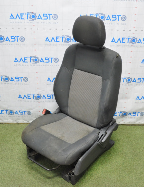 Scaun șofer Jeep Patriot 11-17 fără airbag, manual, material textil negru, nevoie de curățare.