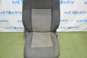 Scaun de pasager Jeep Patriot 11-17 fără airbag, manual, material textil negru, necesită curățare chimică.