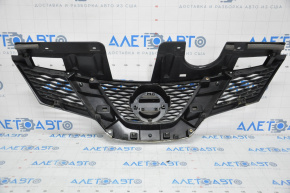 Решетка радиатора grill Nissan Rogue 14-15 без камеры с эмблемой, царапина