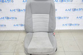 Scaun pasager Toyota Camry v55 15-17 SUA fără airbag, manual, material textil gri, necesită curățare chimică.