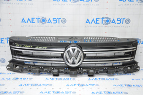 Решетка радиатора grill в сборе VW Tiguan 12-17 рест со значком