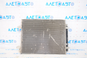 Radiatorul de aer condiționat al condensatorului VW Passat b8 16-19 SUA 1.8T, 3.6T are un defect, este îndoit