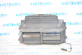 Deflectorul grilei radiatorului asamblat pentru Ford Focus mk3 15-18 2.0 restilizat cu motor electric.