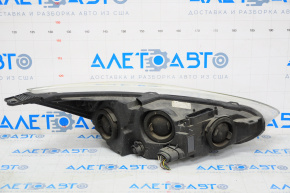 Far stânga față goală Ford Focus mk3 15-18 restilizat, halogen, luminos, pentru polizare.