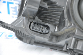 Farul din față dreapta goală Ford Escape MK3 17-19 restilizat halogen luminos