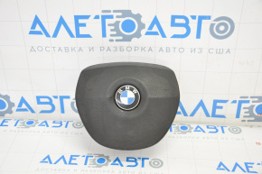 Airbagul de siguranță în volanul șoferului BMW 5 F10 10-16 negru.