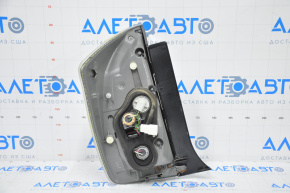 Фонарь правый Toyota Prius 30 10-11 дорест, отходит стекло