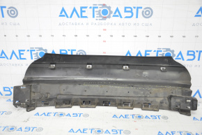 Absorbantul de bara spate pentru BMW 5 F10 11-14 are o fisura.