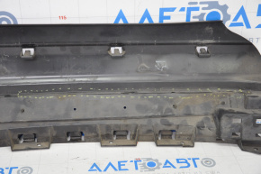 Absorbantul de bara spate pentru BMW 5 F10 11-14 are o fisura