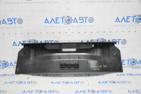 Capacul portbagajului Ford Focus mk3 11-18 4d, central, uzat, prindere ruptă