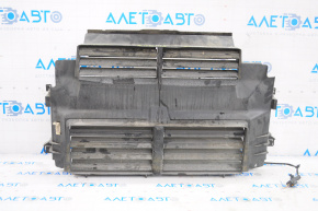 Deflectorul grilei radiatorului asamblat pentru Ford Focus mk3 15-18 2.0 restilizat cu motor electric.