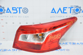 Lampa exterioară aripă dreapta Nissan Sentra 16-19 restilizată.