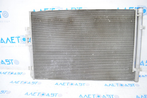 Radiatorul condensatorului de aer condiționat VW Atlas 18- 2.0T, 3.6 este îndoit.