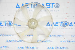 Paletele ventilatorului de răcire dreapta Toyota Camry v40 3.5 cu 7 paleți.