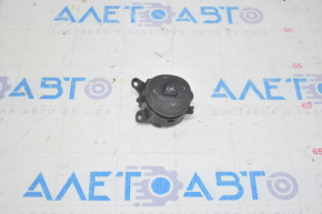 Butoanele de control de pe volanul dreapta Ford C-max MK2 13-18 pe perna volanului.