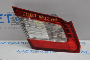 Lampa interioară pentru capacul portbagajului stânga Mitsubishi Galant 07-12 restilizat.