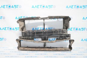 Jaluzele deflectorului radiatorului pentru Ford Fusion mk5 13-16 lipsesc.