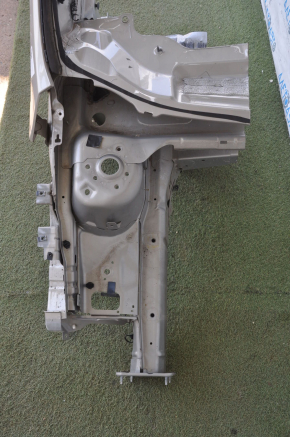 Четверть передняя правая Ford Focus mk3 11-18 золотистый