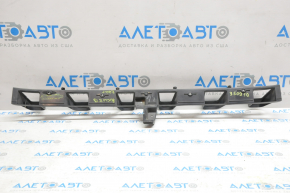 Absorbantul de impact al barei spate pentru Ford Focus mk3 11-18 4d este crăpat.