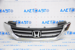 Решетка радиатора grill Honda Accord 13-15 в сборе со значком