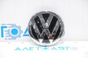 Emblema grilei radiatorului VW Jetta 19- pentru distronic, nouă, originală OEM.