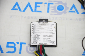 Instalarea unui carlig de remorcare cu modul de sincronizare pentru Ford Escape MK3 13-