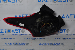 Lampa dreapta Ford Focus mk3 15-18 restilizat 5 uși halogen