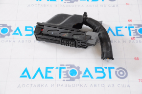 Фишка на блок ECU компьютер двигателя Toyota Prius 30 10-15 большая