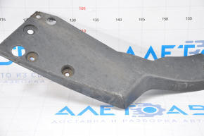 Губа заднего бампера правая Toyota Prius 30 10-15 оторвано крепление, запилена