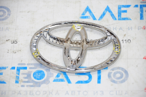 Эмблема логотип крышки багажника Toyota Camry v70 18-24 слом креп